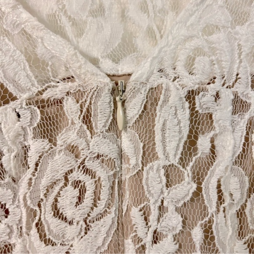 π A Pea in the Pod Taylor Lace Maternity Dress NWT size Small - Picture 7 of 14